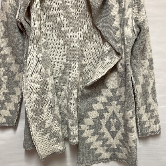 Woven ❤️ Heart Cardigan Sweater - Small - Picture 8 of 11